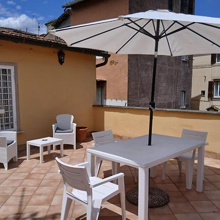 Attico Con Terrazza Santa Cecilia Apartman Róma Kültér fotó