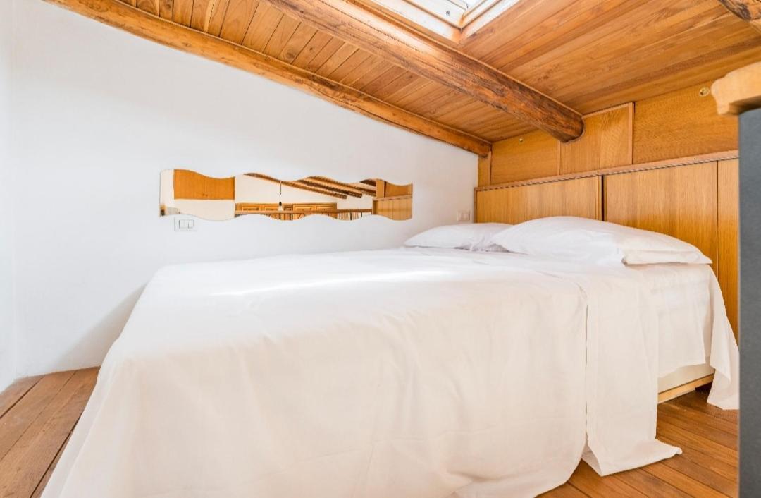 Attico Con Terrazza Santa Cecilia Apartman Róma Kültér fotó