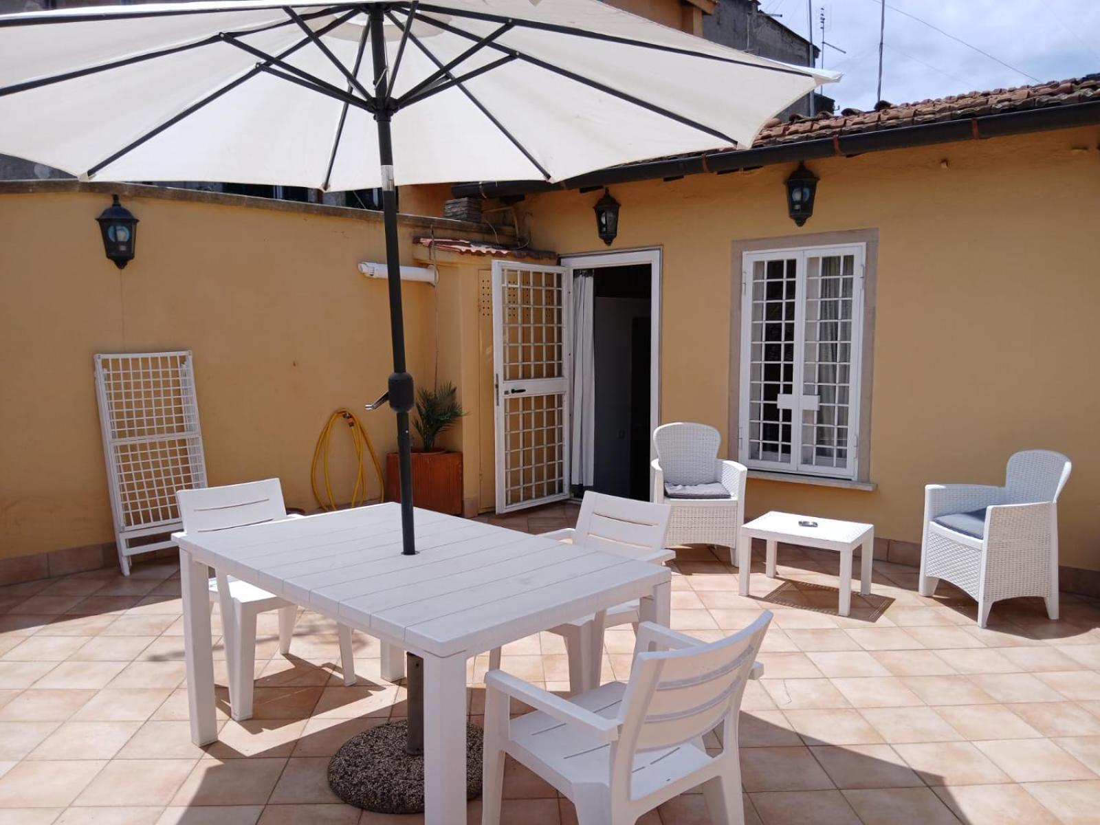 Attico Con Terrazza Santa Cecilia Apartman Róma Kültér fotó