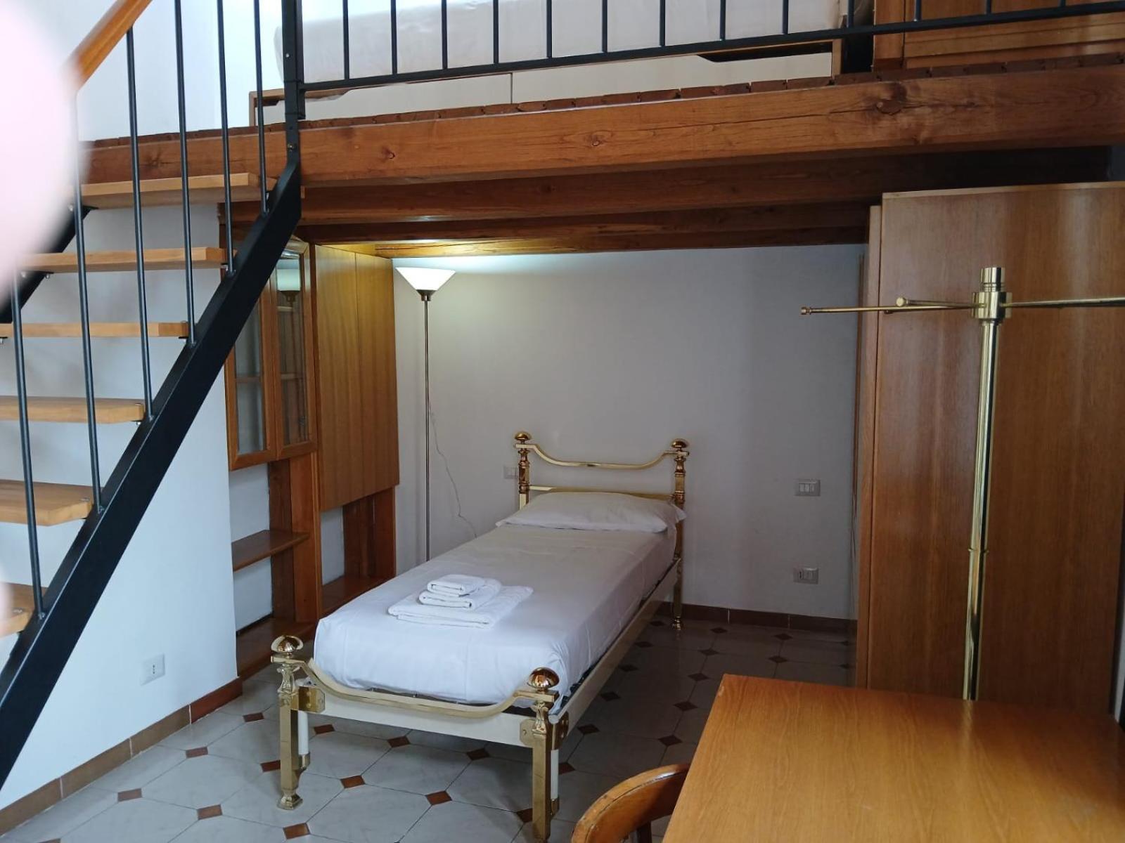 Attico Con Terrazza Santa Cecilia Apartman Róma Kültér fotó